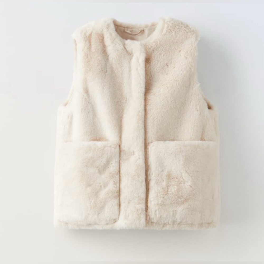 ZARA Girls Faux Fur Vest Cream Color Fall/Winter - size‎ 8-9